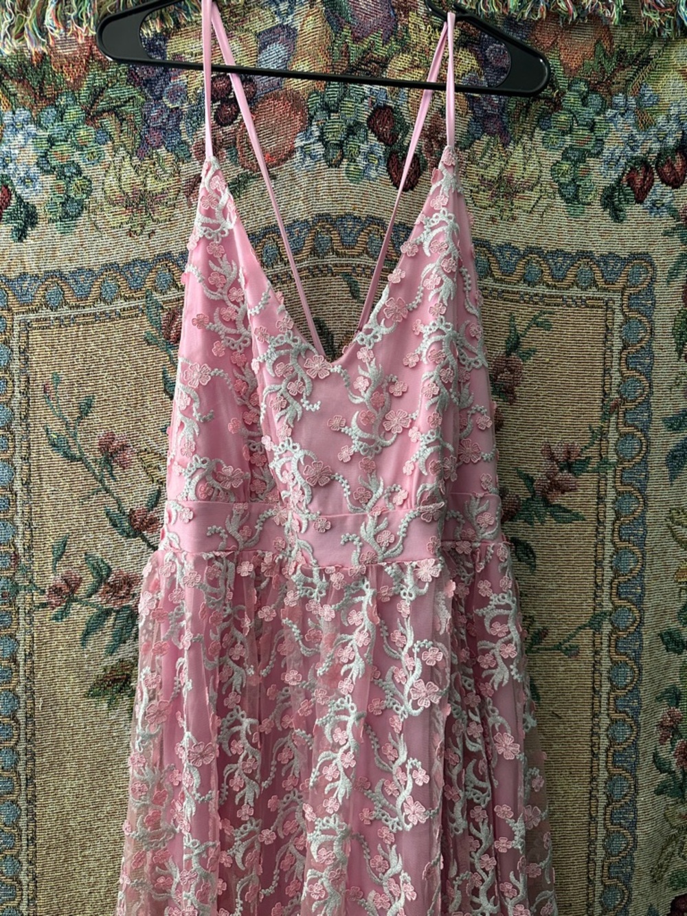 Pink full length lace dress - Picture 2 of 5